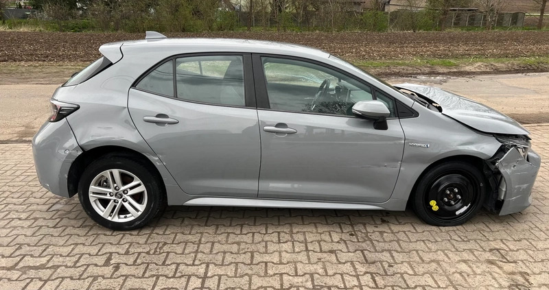 Toyota Corolla cena 37900 przebieg: 76000, rok produkcji 2020 z Chodzież małe 172